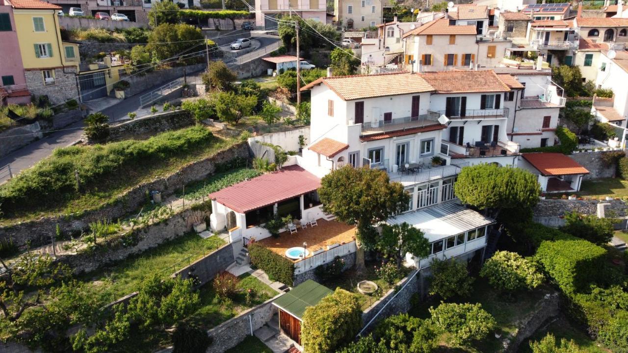 Ampi Terrazzi E Parcheggio - Relax In Villa Bardino Nuovo Exterior photo